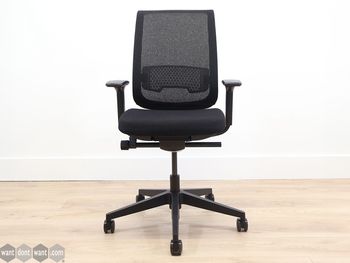 Refurbished Steelcase Reply operator chair 