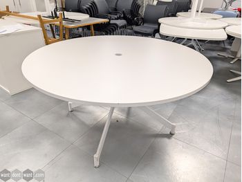Used 1500mm Sven circular table with central port