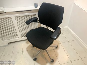 Used Humanscale Freedom chair 