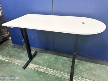 Used Vehyl Workmeet 1800mm sit stand desks