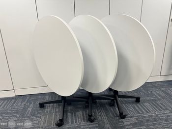 Used 900mm round flip top table