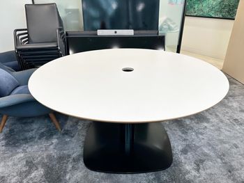 Used 1400mm circular table
