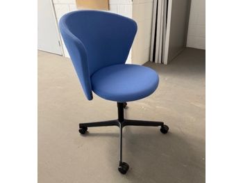 Refurbished Bene blue swivel chair