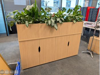 Used 1600mm planter with double cupboards