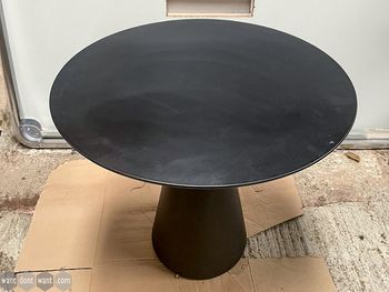 Used 800mm Inclass Essens table