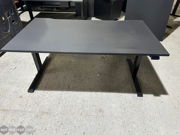 Used 1400mm electric height adjustable desk in black