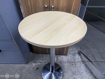 Used 600mm poseur height table