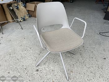 Used Boss Design Saint swivel chair in grey