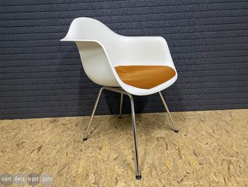Used Vitra DAR chair
