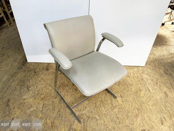 Used Boss design Delphi chair