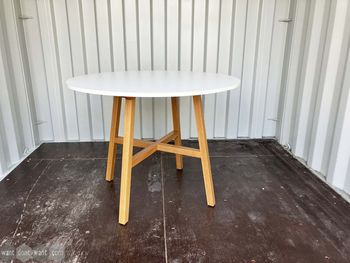 Used 1000mm round table with wooden legs
