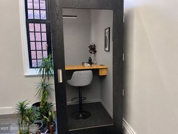 Used Meavo Soho acoustic pod 