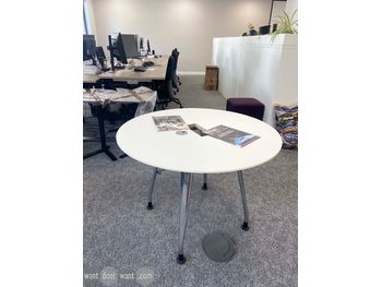 Used Orangebox 'Pars' circular table