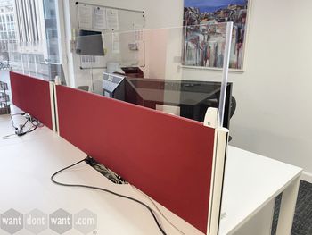 Used 1400mm Red Screens excluding perspex toppers