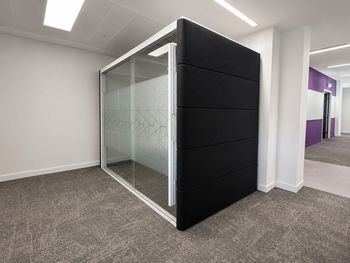 Used Orangebox Air 22 Acoustic Meeting Pod