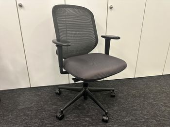 Used Vitra Medapal operator chairs