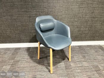 Used MDD 'Ultra' leather chair in blue