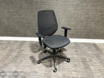 Used 'Connection operator chair in black