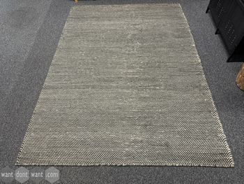 Used 1670mm grey rug