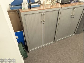 Used 800mm Steelcase 2-door storage cupboard