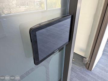 Used 10 Philips Signage Solutions Multi-Touch Display