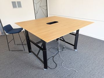 Used 1600mm Frovi Square Electric Height Adjustable Table 