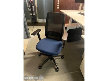 Used Kinnarps Claro task chair 