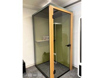 Ex showroom Max Ege Room set 'Keep Calm and call' phone booth