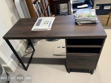 Used 1140mm desk with drawer