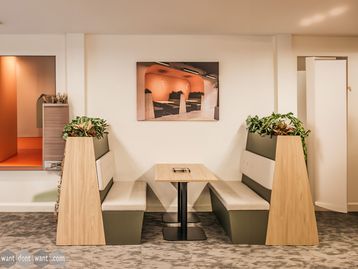 Brand New modular booth system with table