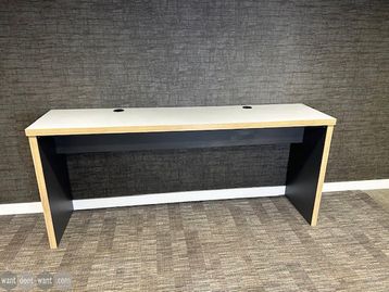 Used 3000mm bespoke high table with power