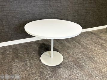 Used 1000mm white round table 