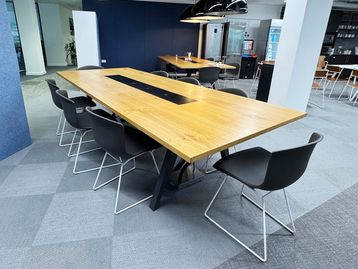 Refurbished 3000mm Studio Pro boardroom table