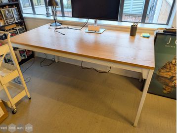 Used E15 1600mm table