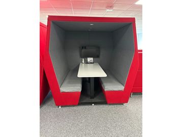 Refurbished JDD Bill Den 6 Seater Roofed Office Booth in red
