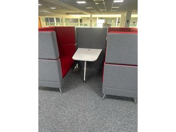 Refurbished Mobili Meeting Booth