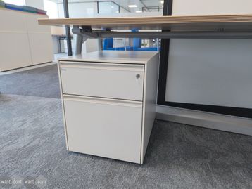 Used 2-drawer Bene pedestal