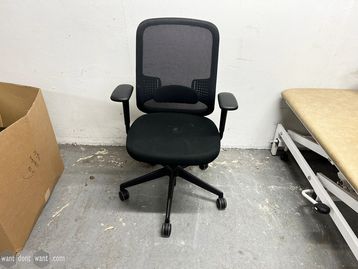 Refurbished Orangebox Do Chair in black 