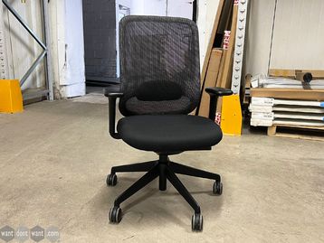 Refurbished Orangebox Do Chair with white lumbar support 
