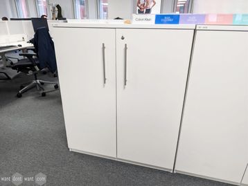 Used 1000mm lockable white cupboard 