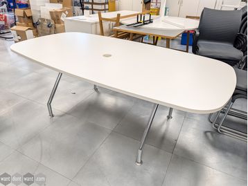 Used 2000mm white table with central port