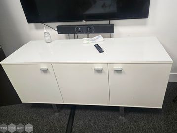 Used 3-door credenza