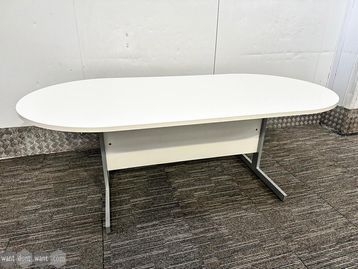 Used 2000mm table with T-legs