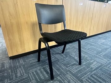 Used HÅG Celi 9140 stacking chairs
