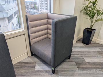 Used Morgan single acoustic high-back seat - 2 seat colour options