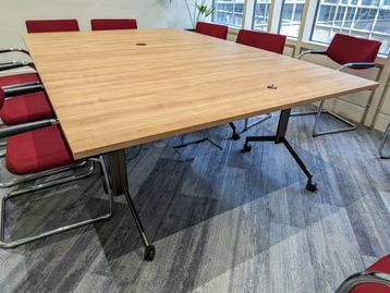 Used 1600mm flip-top table 