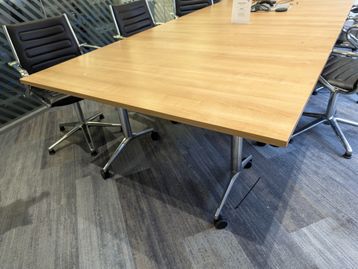 Used 1600mm flip-top table on castors