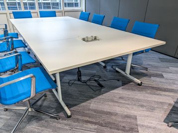 Used 1600mm Brunner flip-top table on castors
