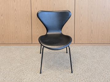 Used Fritz Hansen Series 7 Fully Upholstered in Grace Leather