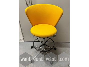 Refurbished Bene swivel high chair 